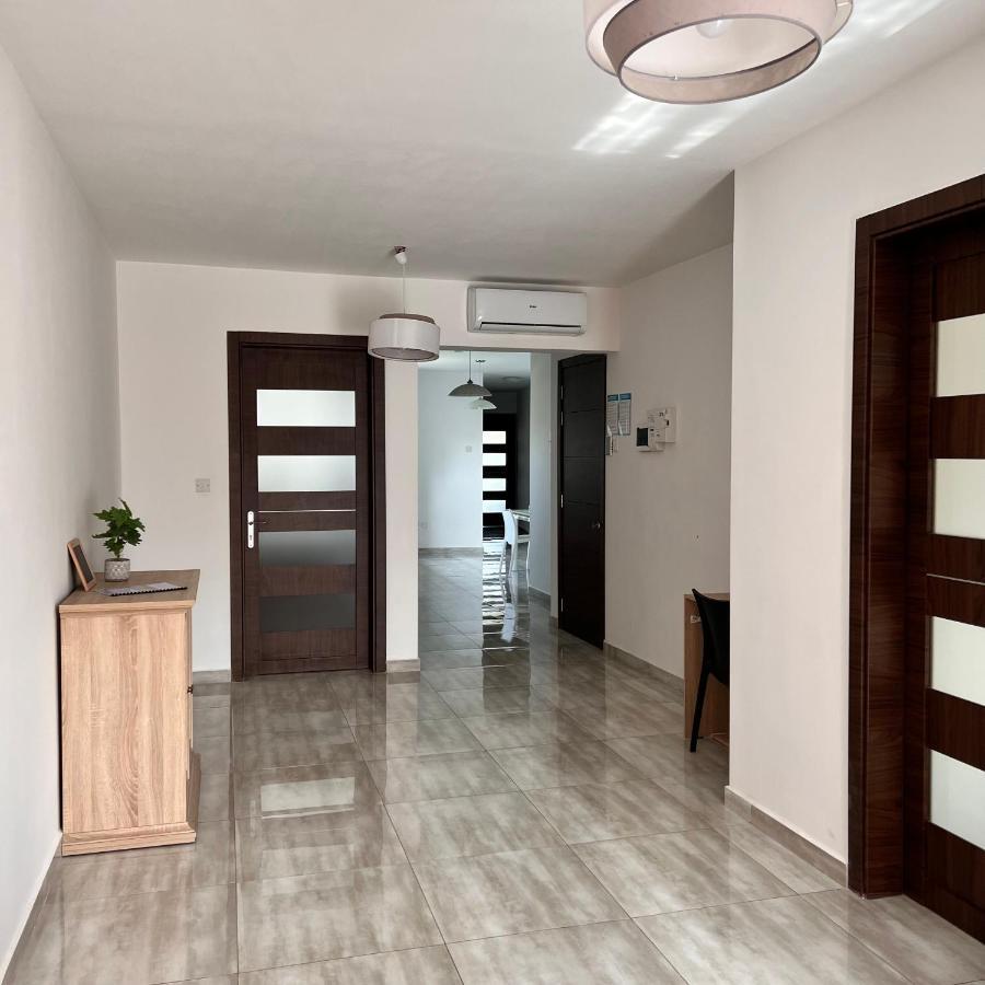 F4 Room 2, Private Room Two Single Beds Shared Bathroom Msida Kültér fotó