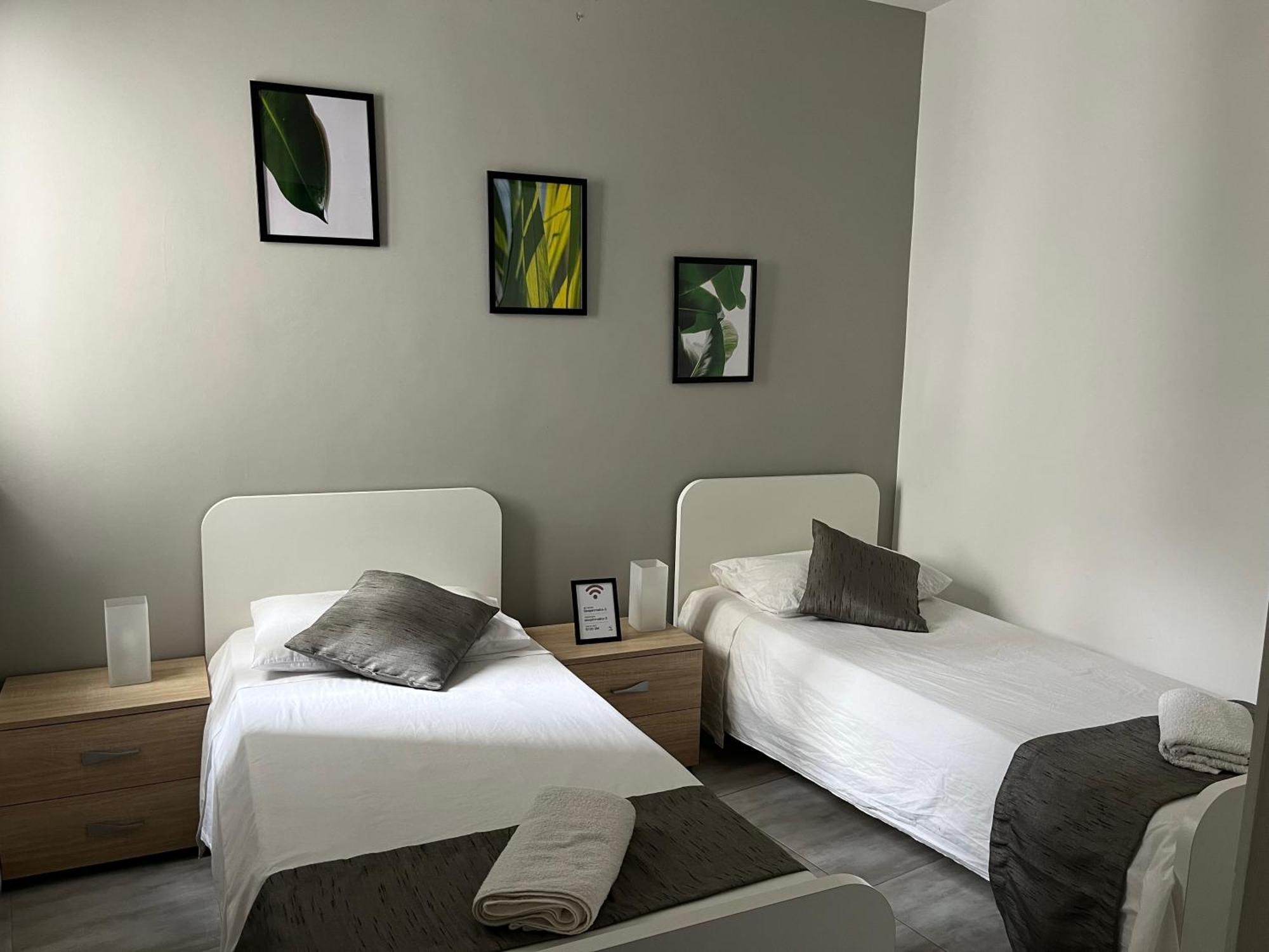 F4 Room 2, Private Room Two Single Beds Shared Bathroom Msida Kültér fotó